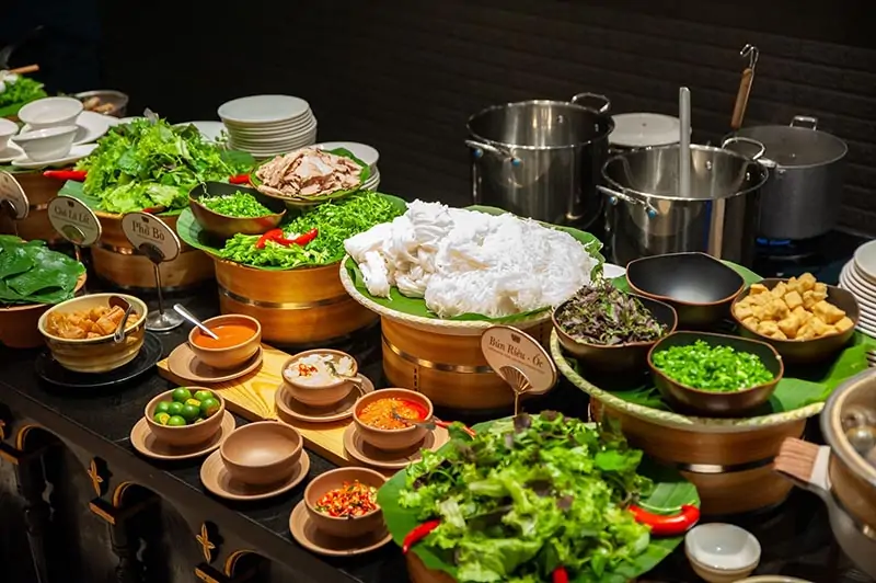 Chợ quê và các món truyền thống