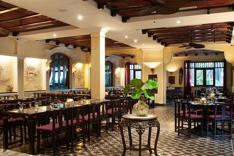 Không gian tại Sen Tây Hồ