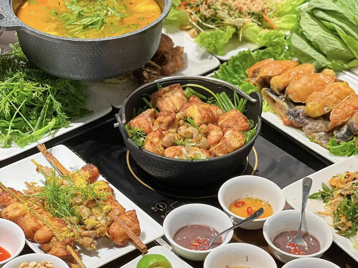 Chả cá Lăng Thung Cấm Quán Thánh