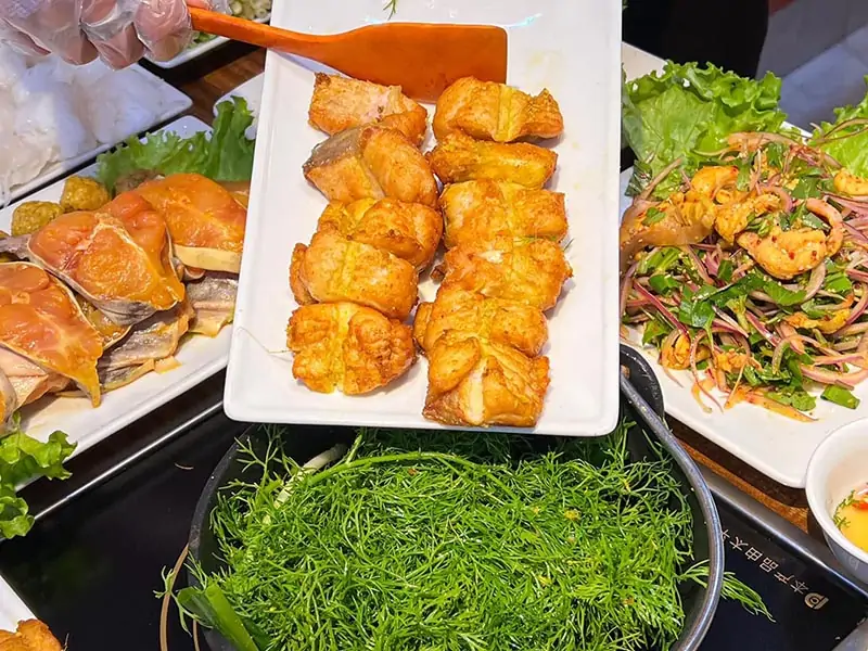 Đôi nét về Chả cá Lăng Thung Cấm Quán Thánh