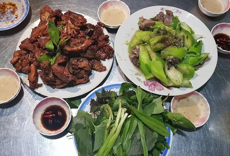 Đôi nét về quán ăn Tư Mồi