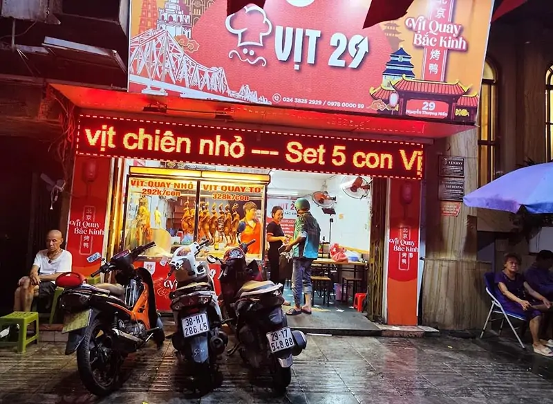 Không gian của quán vịt 29