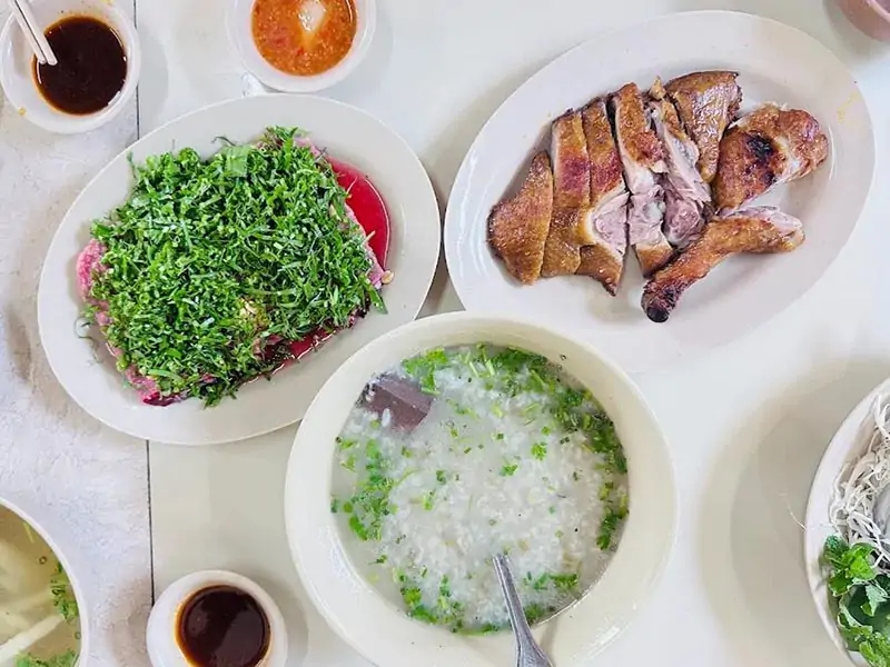 Cháo vịt và xôi chiên