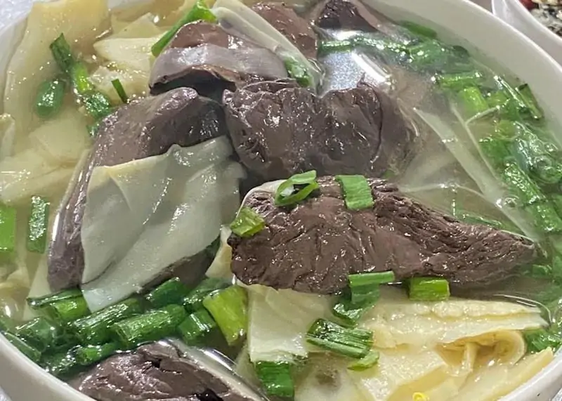 Canh măng tiết vịt