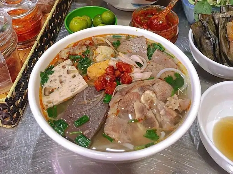 Bún bò Huế đặc biệt