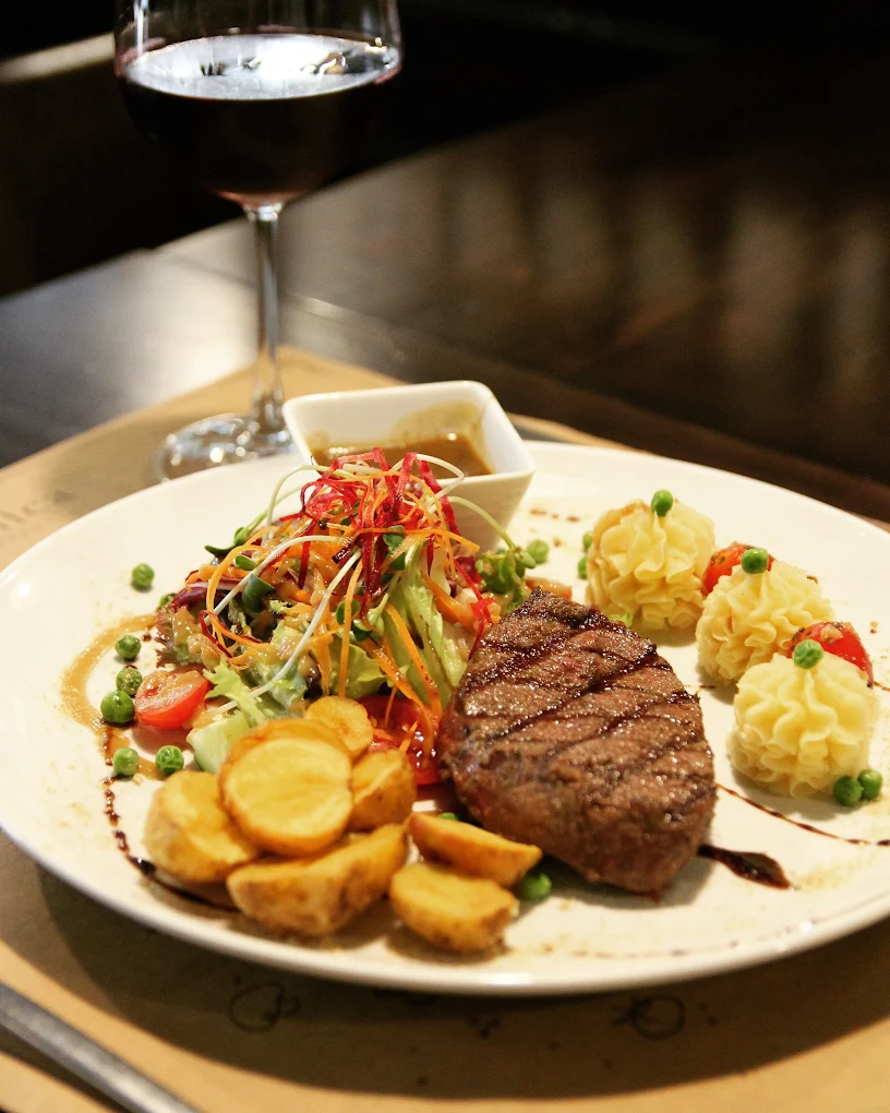 nha hang phap o ha noi 5