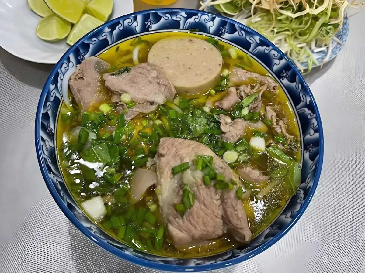 Quán bún bò Huế Bùi Thị Xuân