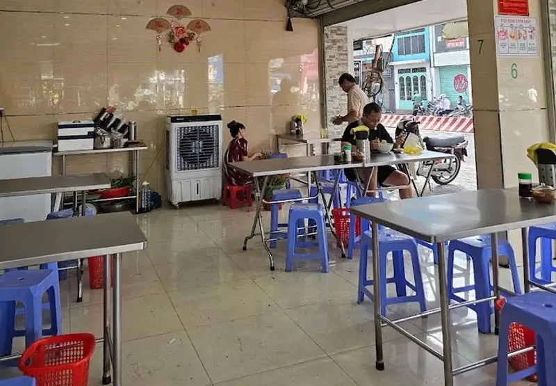 Không gian quán rộng rãi, thoáng đạt