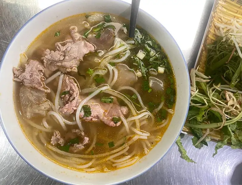 Đôi nét về quán bún bò Huế O Lê