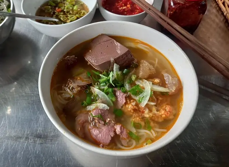 Phong cách phục vụ tại Quỳnh Anh