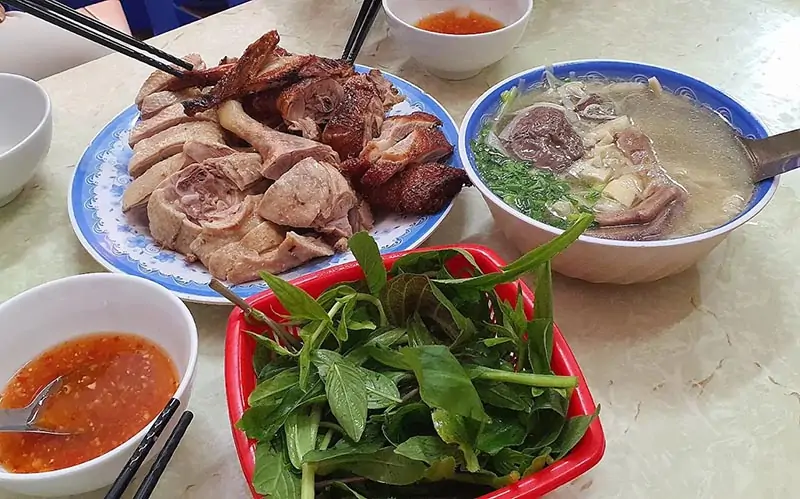 Dịch vụ tại quán vịt 53 Nam Ngư