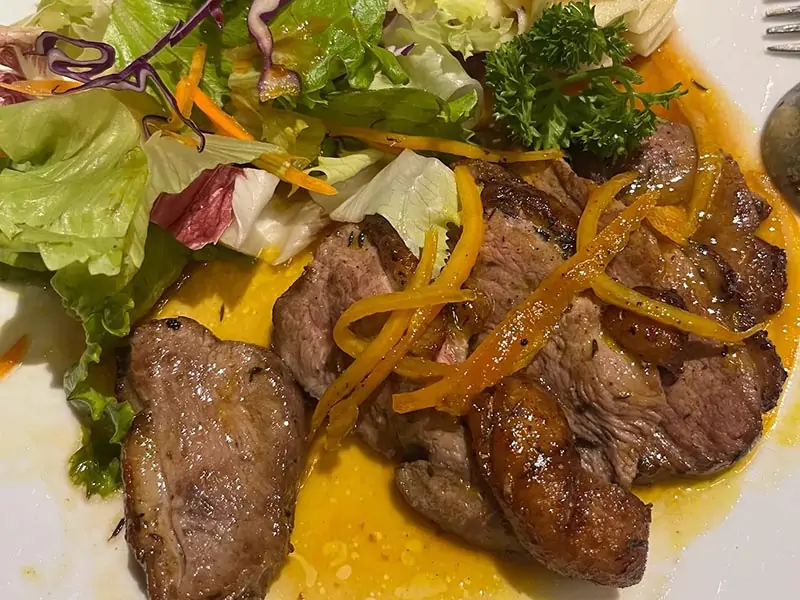 Ức Vịt Sốt Cam - Món Signature Không Thể Bỏ Lỡ