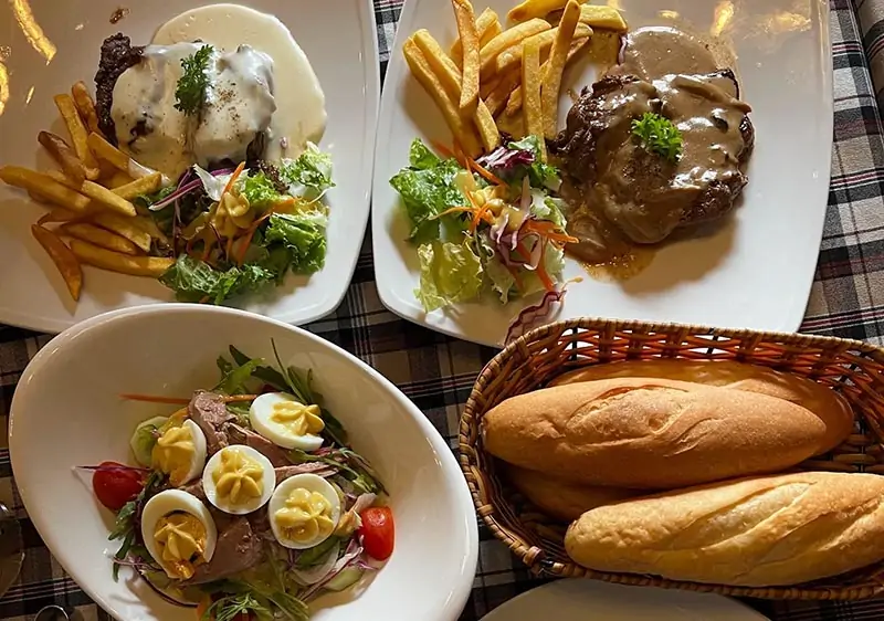 Dịch vụ tại Le Resto