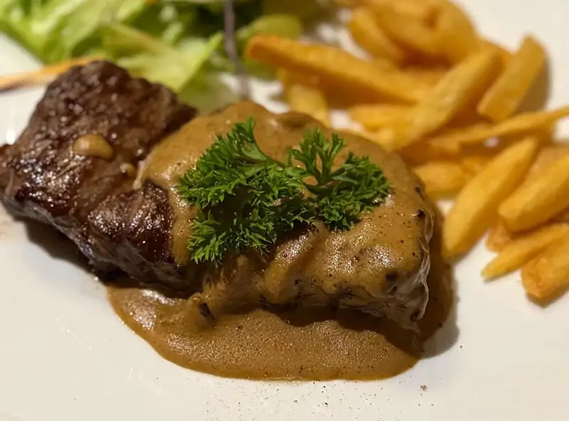 Đôi nét về nhà hàng Món Pháp giá Việt - Le Resto