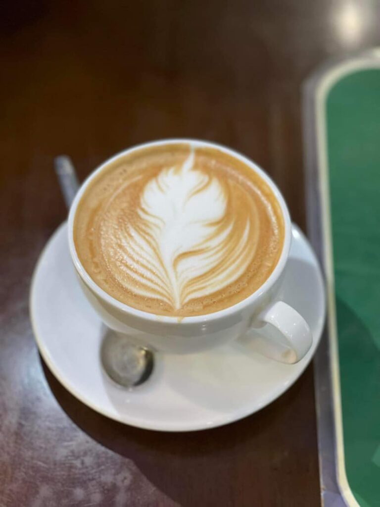 quan cafe vu pham ham 4