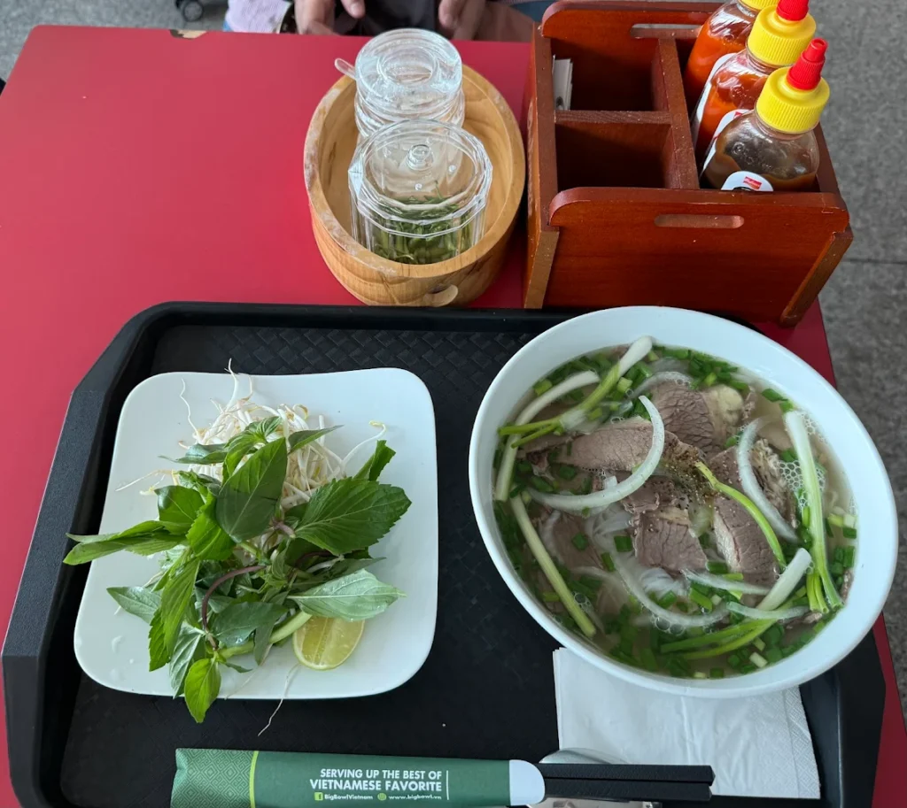 quan pho gan san bay tan son nhat 4