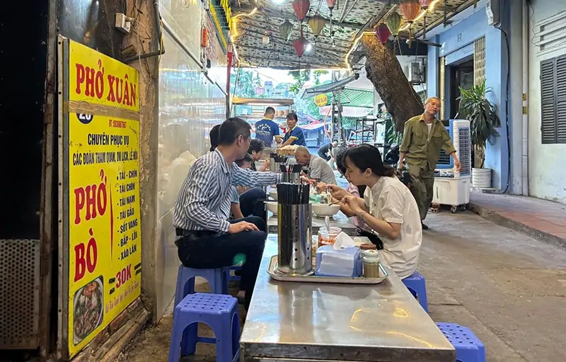 Không gian quán phở Xuân