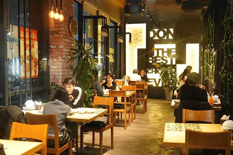 Không gian Don Chicken Vũ Phạm Hàm