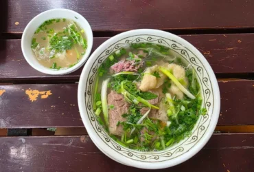 Phở Ngọc Vượng Vũ Phạm Hàm: Hành trình 30 năm gìn giữ truyền thống làng Vân Cù