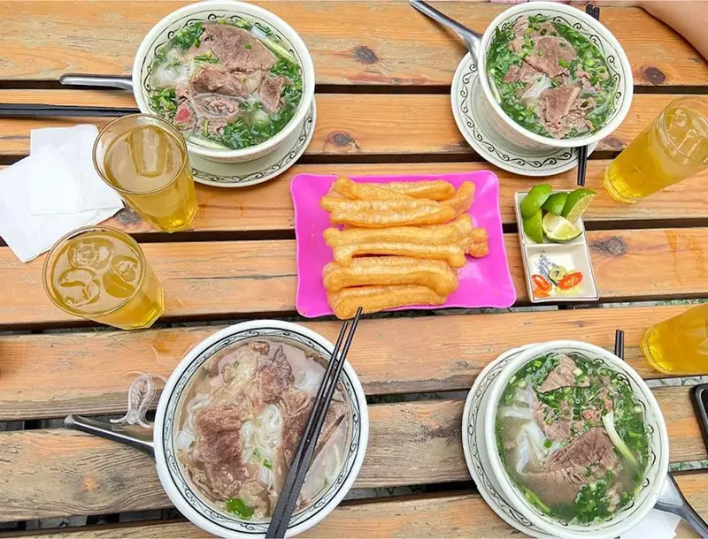 Dịch vụ tại phở Ngọc Vượng Vũ Phạm Hàm