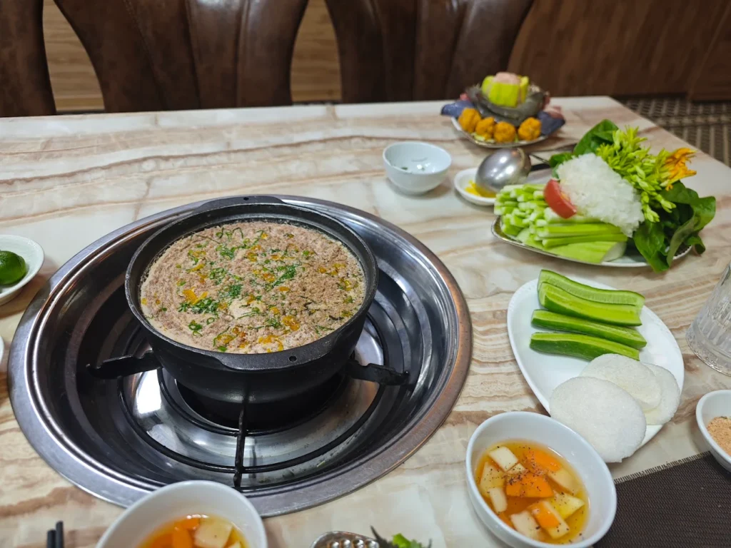 quan an dao tan 11