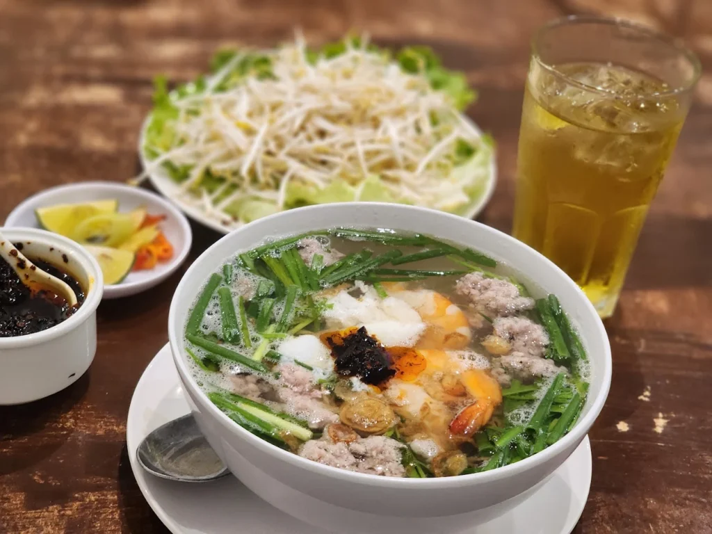 quan hu tieu ngon o ha noi 2