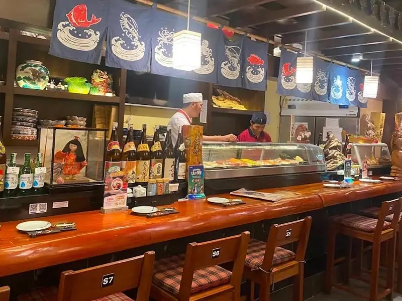 Không gian tại Sushibar Trung Hòa