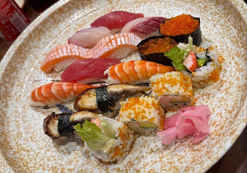 Kiến Đỏ Akaari – sushi Trung Hòa