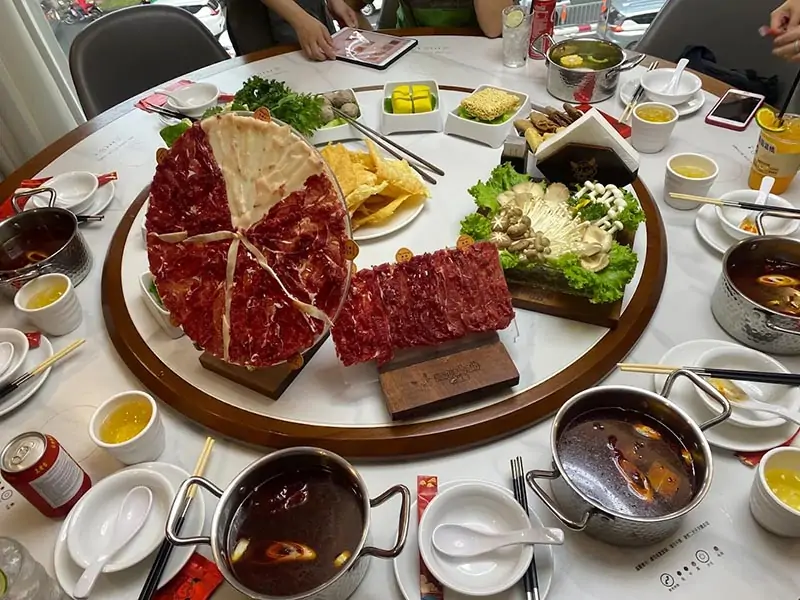 Ngưu Bảo Bảo – Trải nghiệm cao cấp với thịt bò tươi nóng
